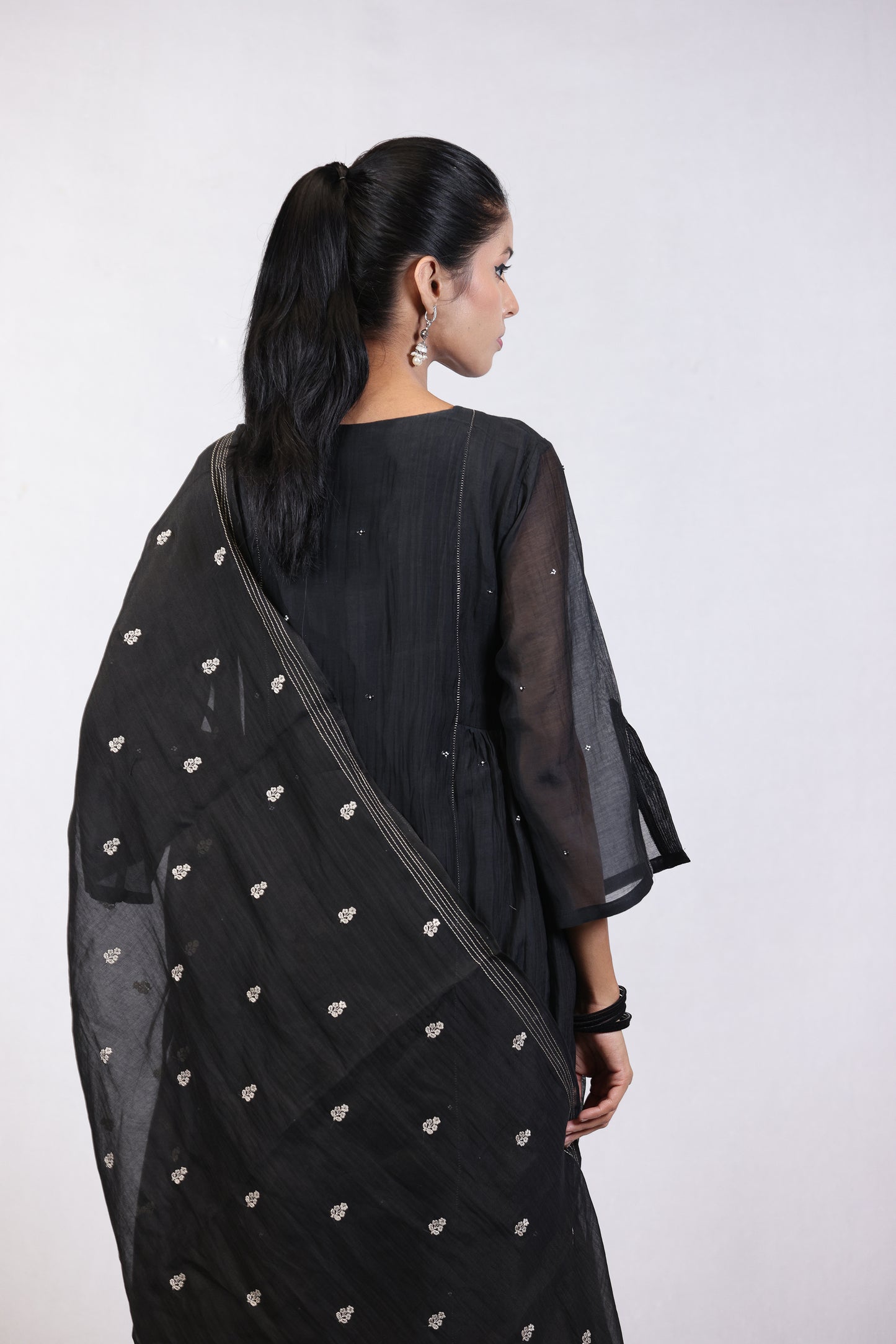 Buti Dupatta - Black