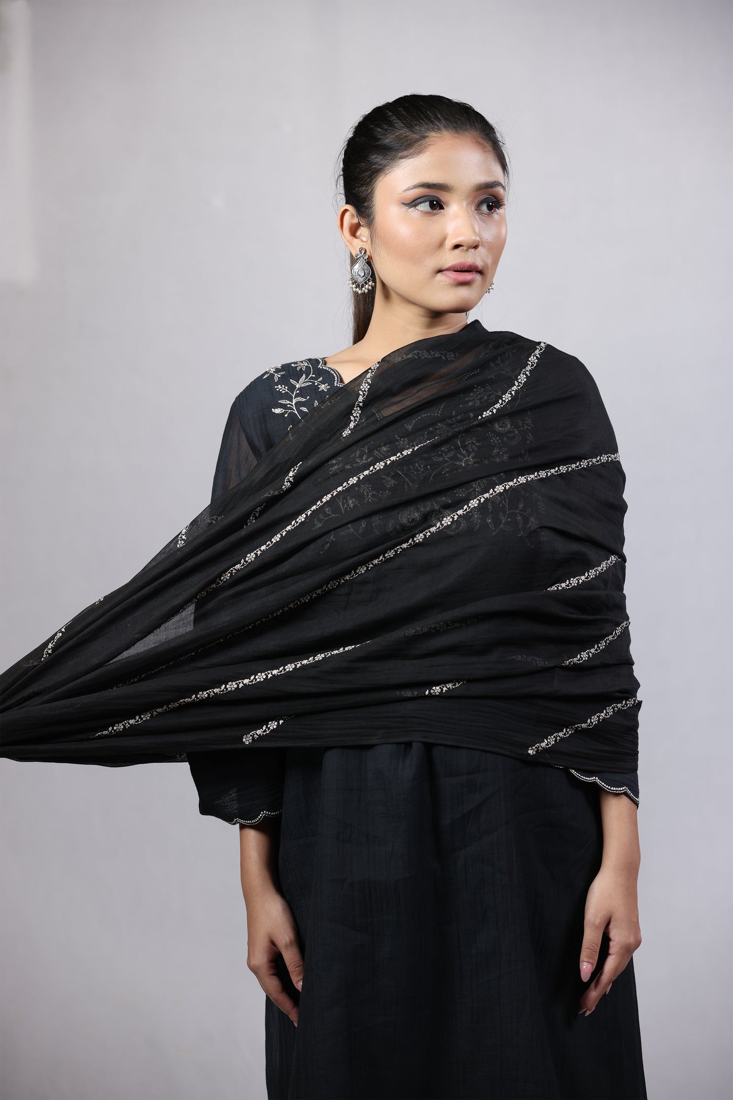 Leher Dupatta - Black