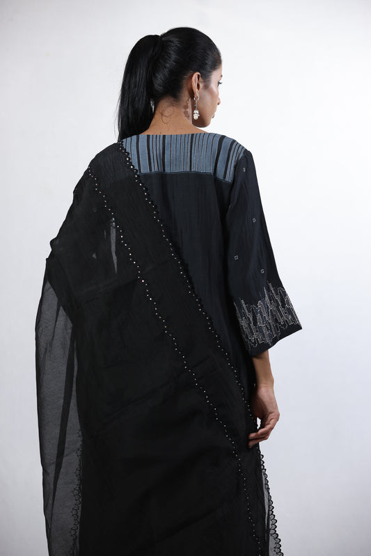 Scallop Dupatta - Black