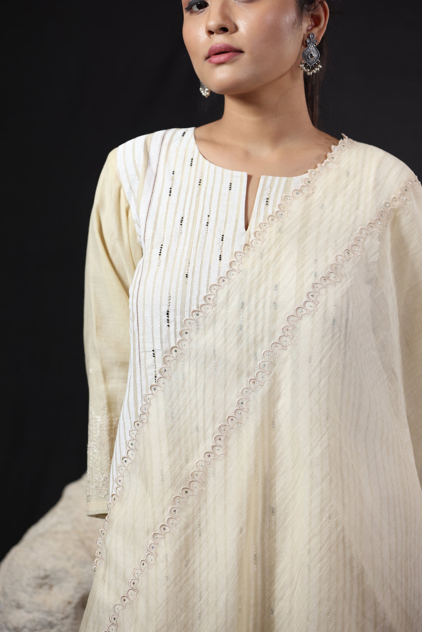 Scallop Dupatta - Off white