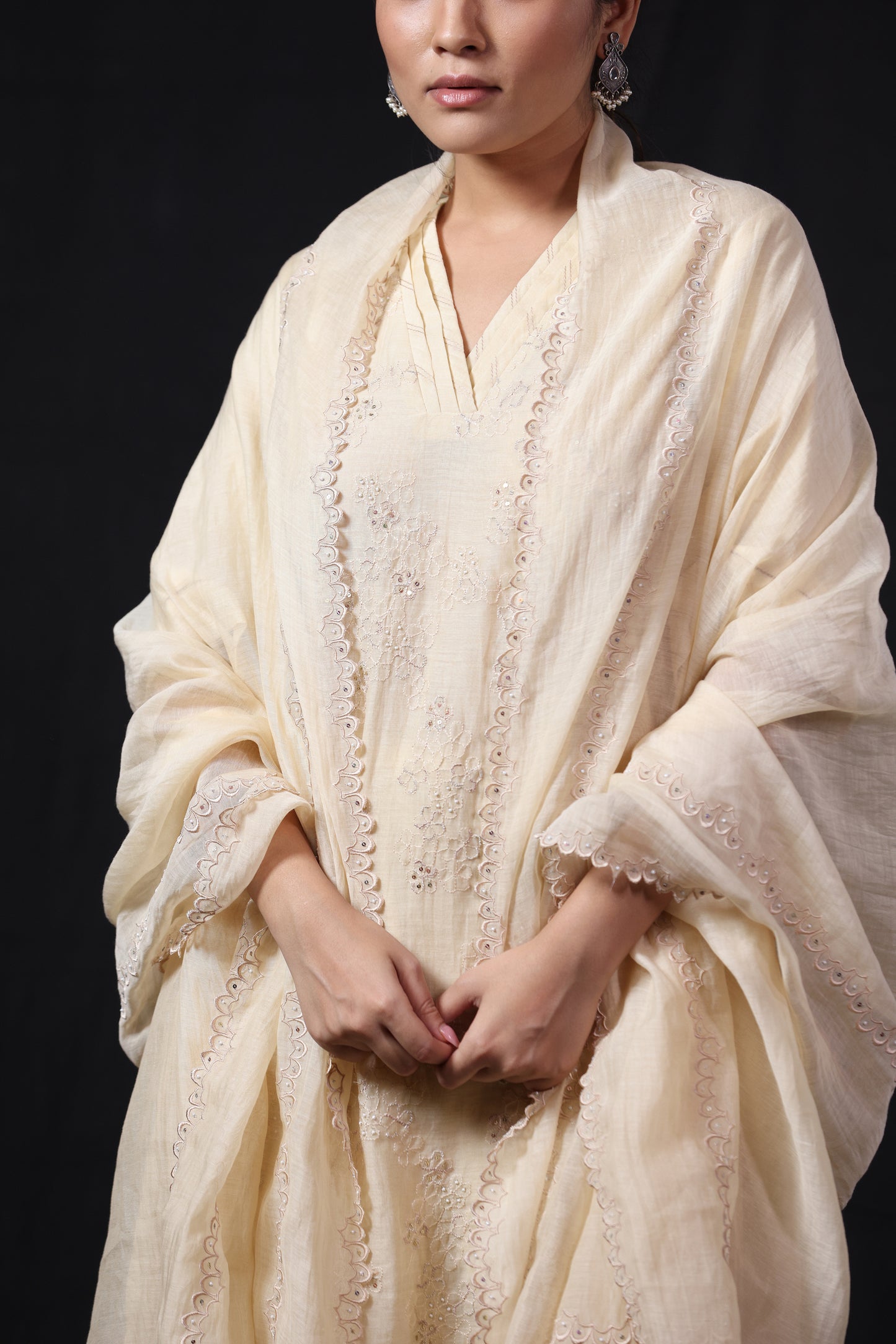 Scallop Dupatta - Off white