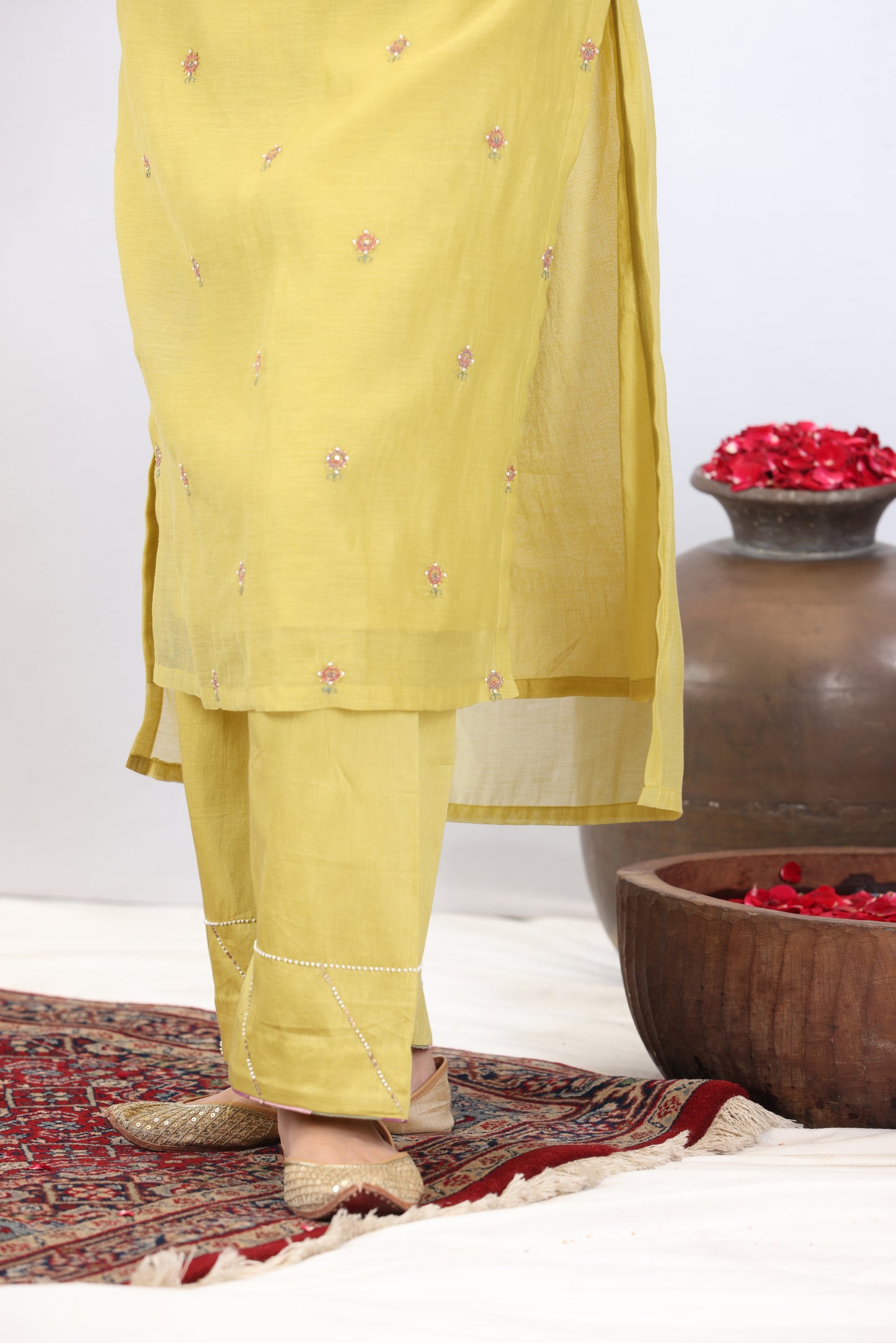 Utsav Buti Kurta Set - Lemon yellow