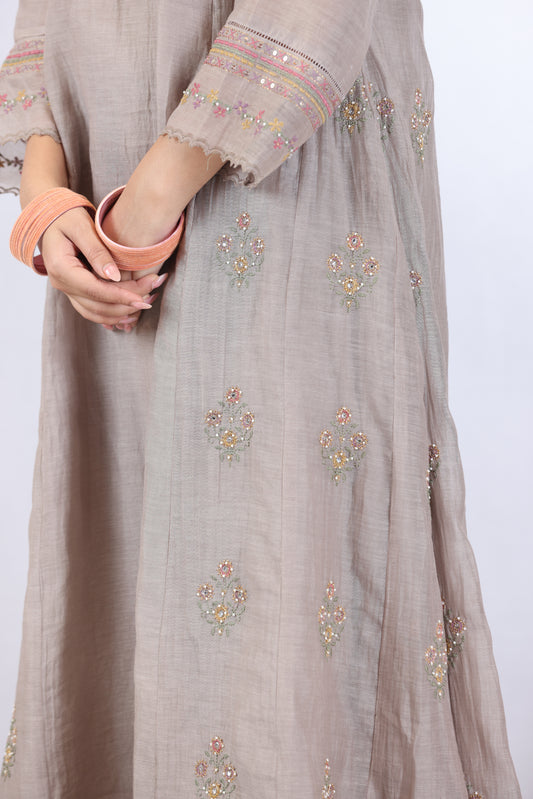 Kali Embroidered Kurta Set - Grey