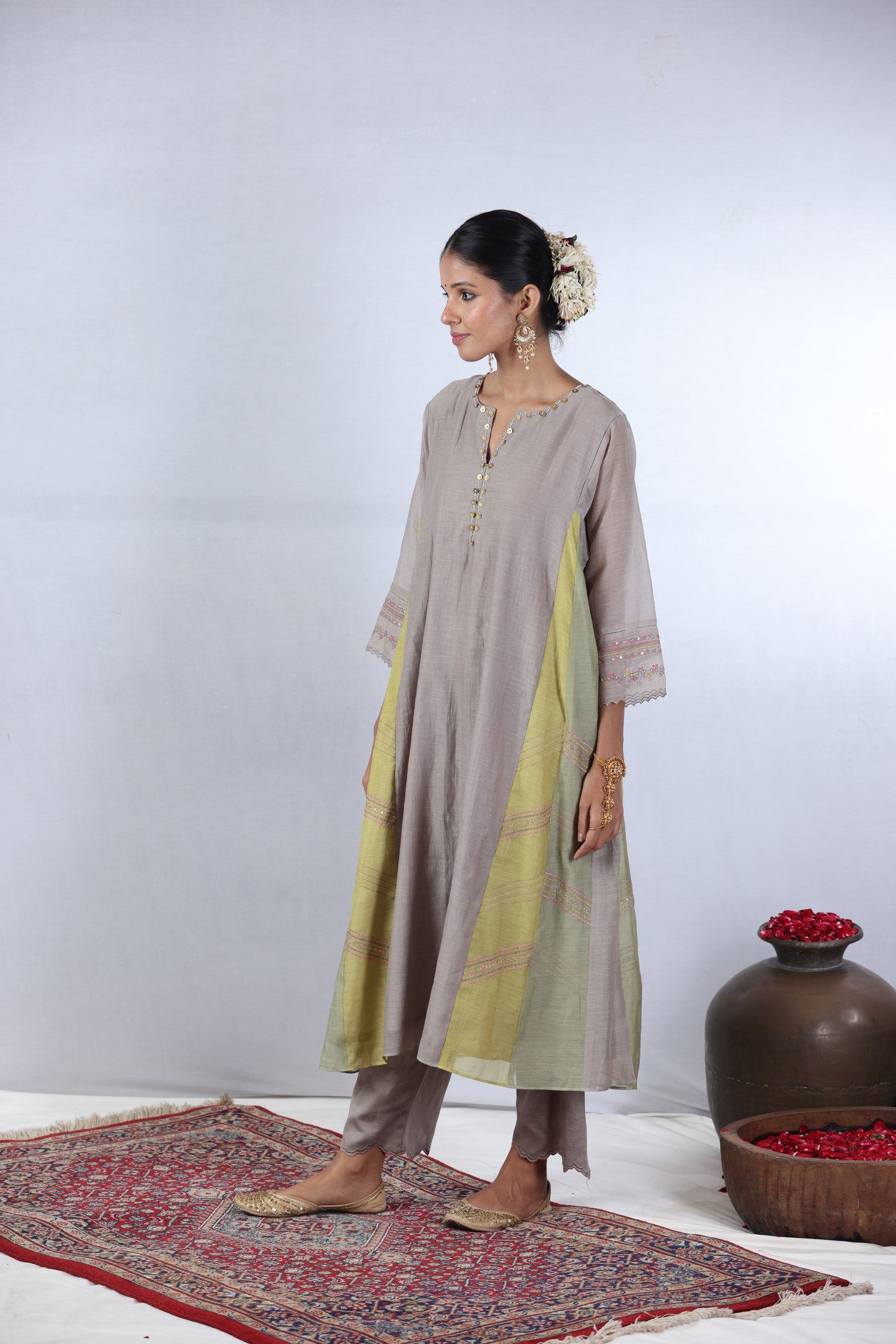 Chand Embroidered Kurta Set - Grey