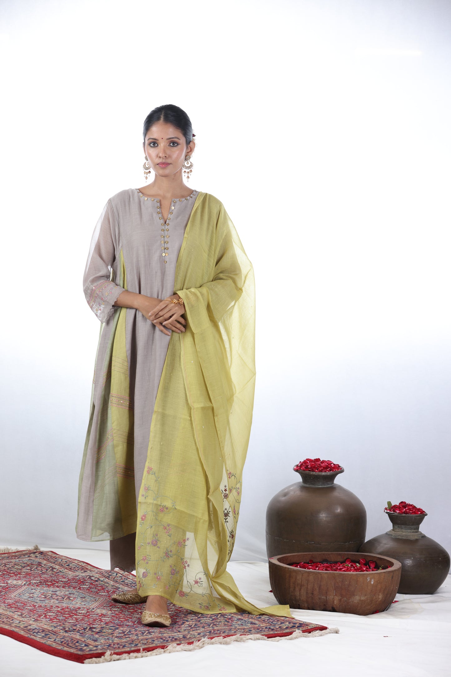 Chand Embroidered Kurta Set - Grey