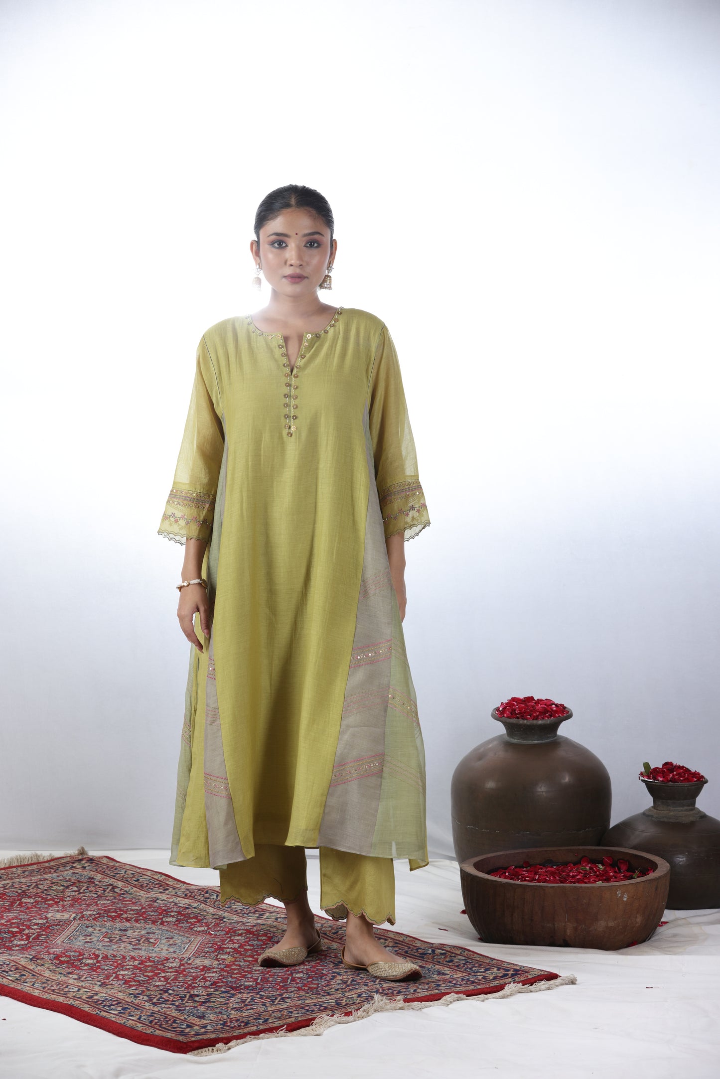 Chand Embroidered Kurta Set - Lemon Yellow