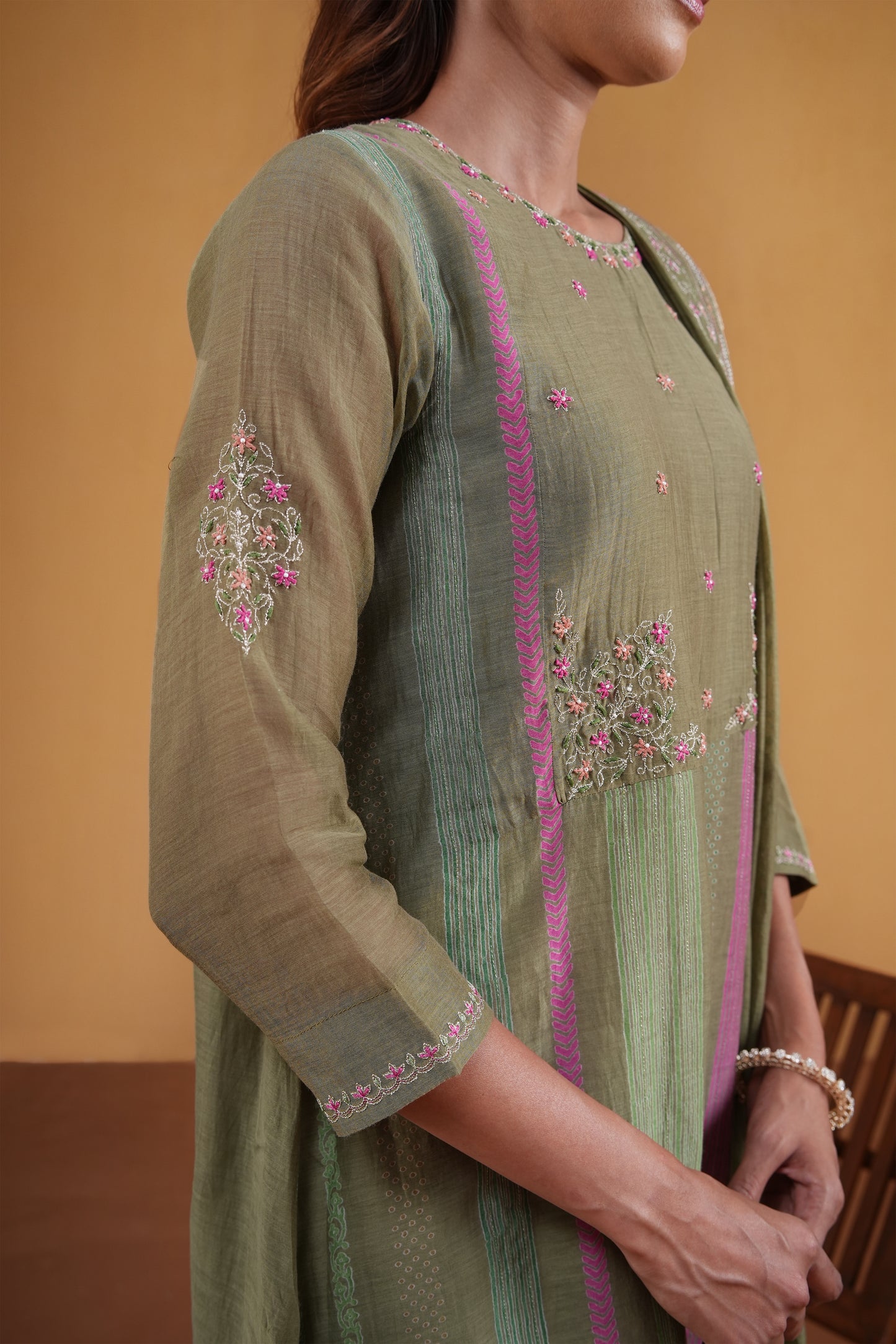 Surkhi Suit Set
