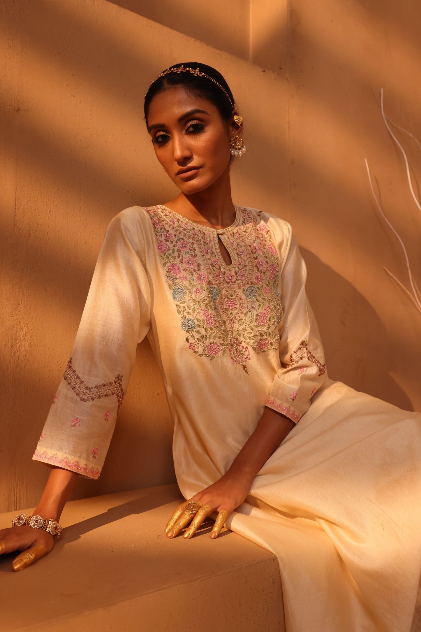 Saras Embroidered Kurta Set - Off white