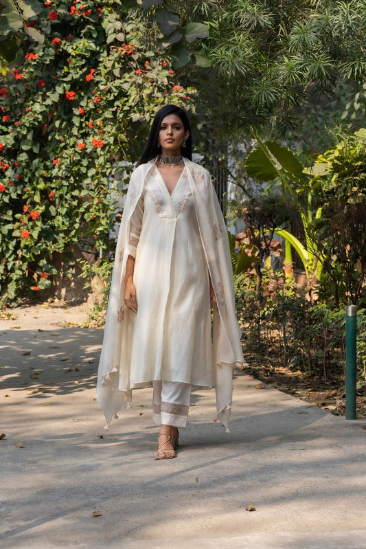 Dahlia Embroidered Kurta Set - Off White